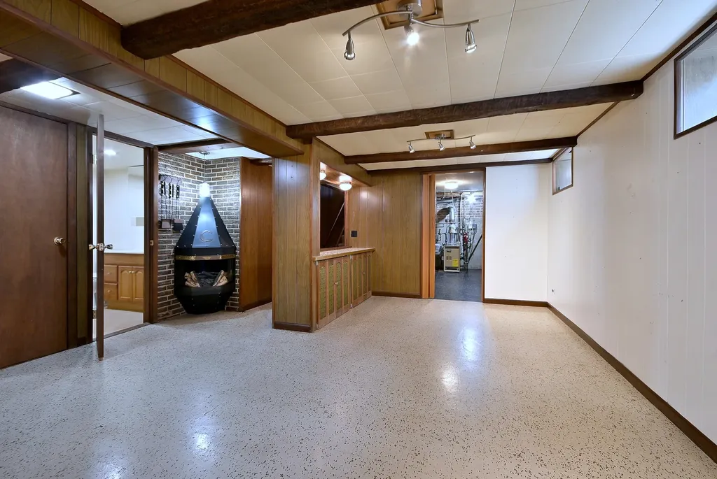 7728 West Gregory Street Chicago IL 60656