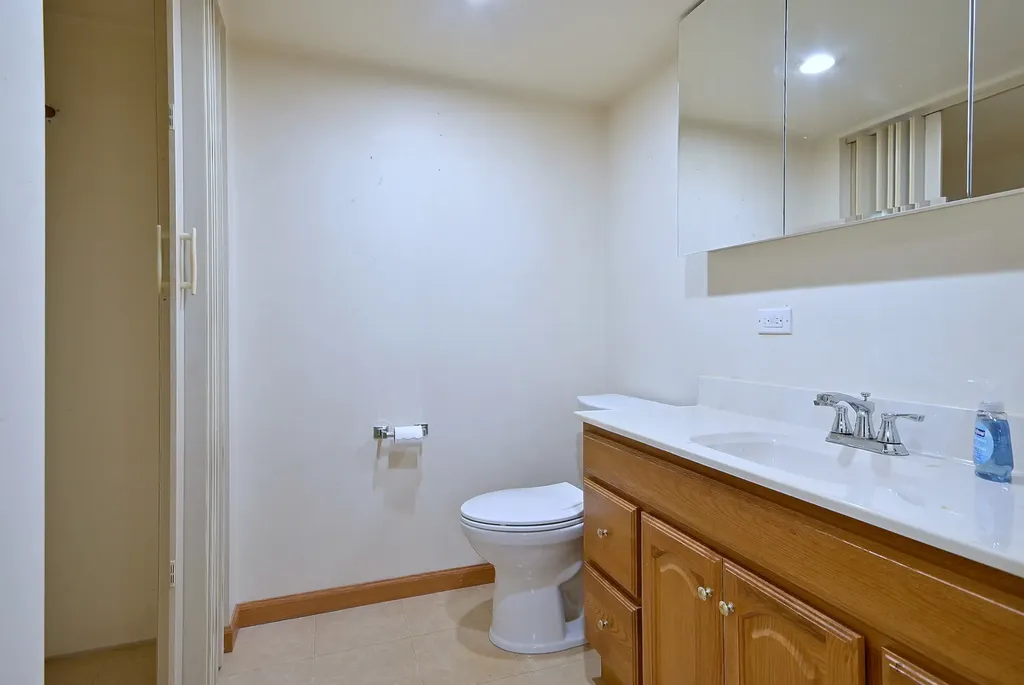 7728 West Gregory Street Chicago IL 60656