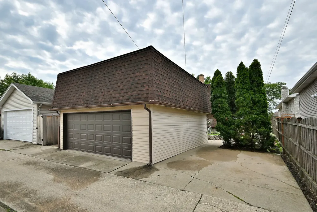 7728 West Gregory Street Chicago IL 60656