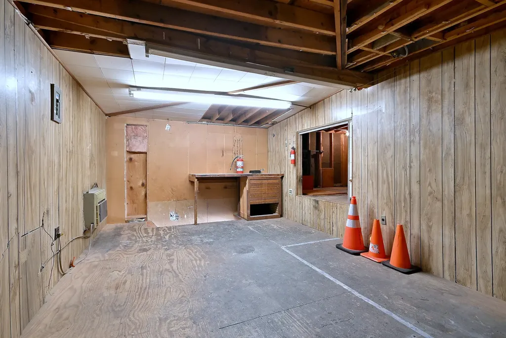 7728 West Gregory Street Chicago IL 60656