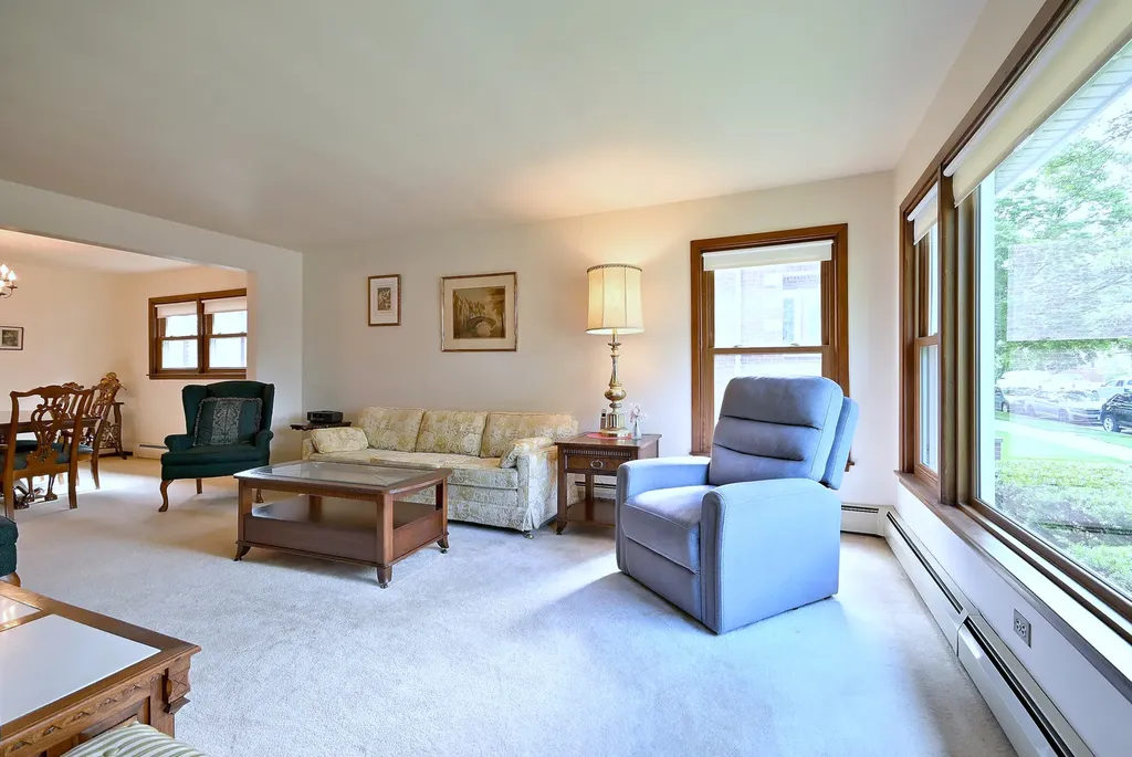7728 West Gregory Street Chicago IL 60656