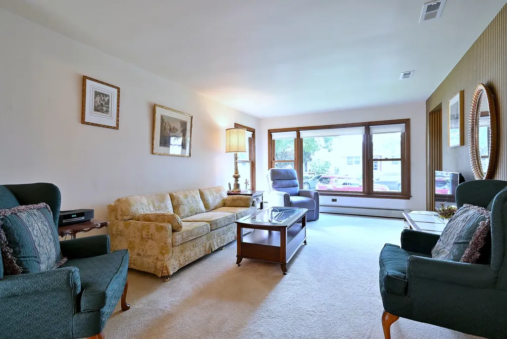 7728 West Gregory Street Chicago IL 60656
