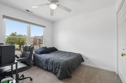 1039 Silver Hill Circle Joliet IL 60432