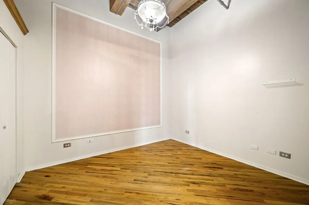 226 North Clinton Street Chicago IL 60661