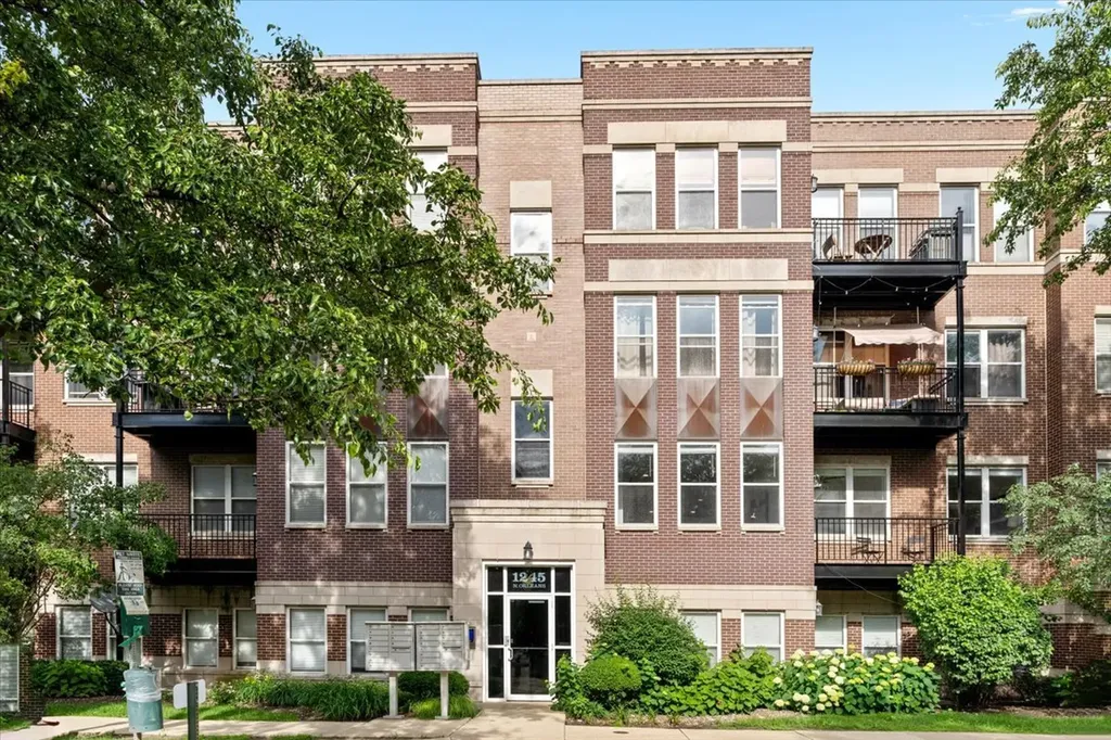 1245 North Orleans Street Chicago IL 60610