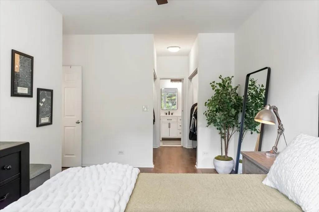 1245 North Orleans Street Chicago IL 60610