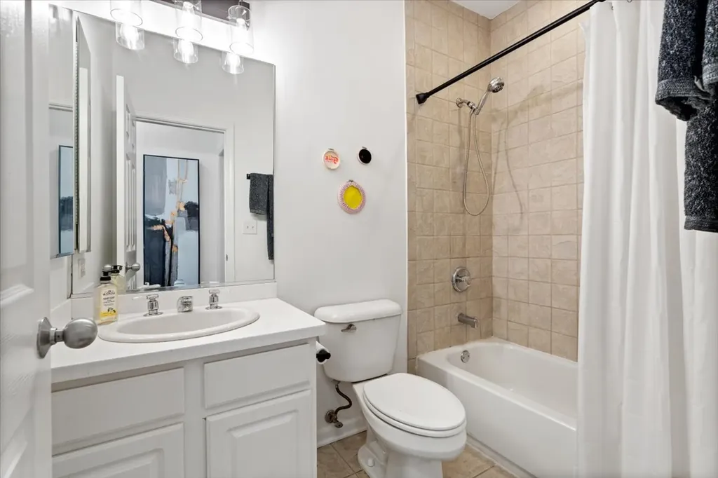 1245 North Orleans Street Chicago IL 60610