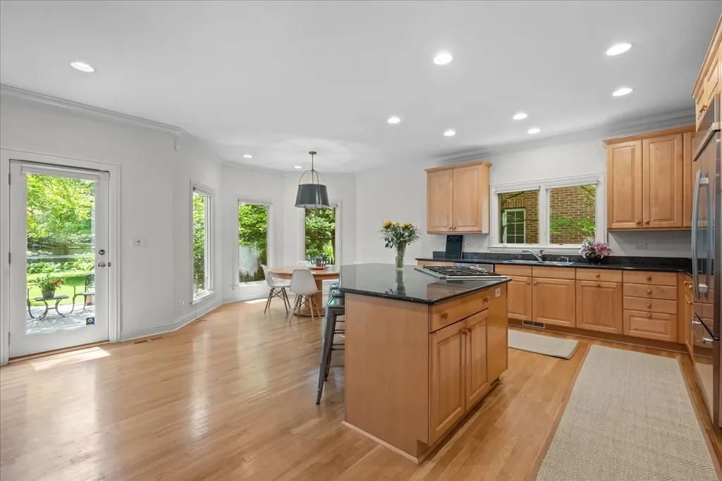 2211 Schiller Avenue Wilmette IL 60091
