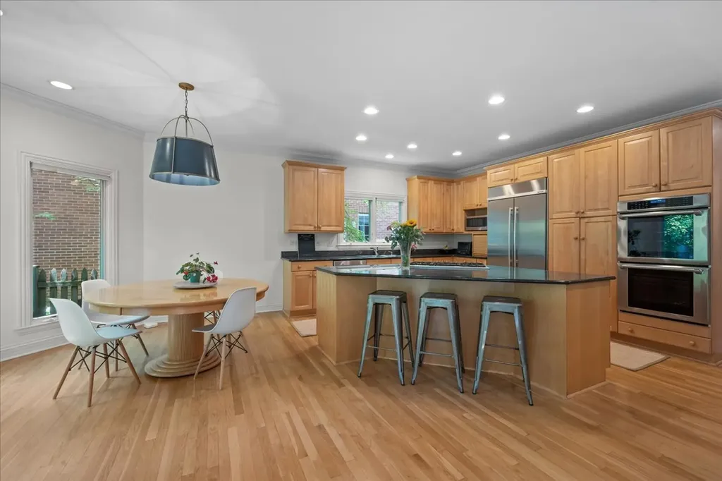 2211 Schiller Avenue Wilmette IL 60091