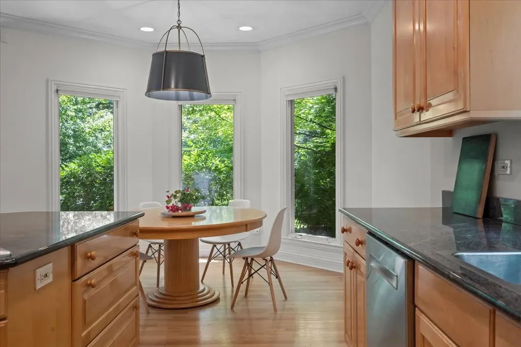 2211 Schiller Avenue Wilmette IL 60091