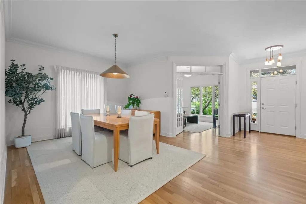 2211 Schiller Avenue Wilmette IL 60091