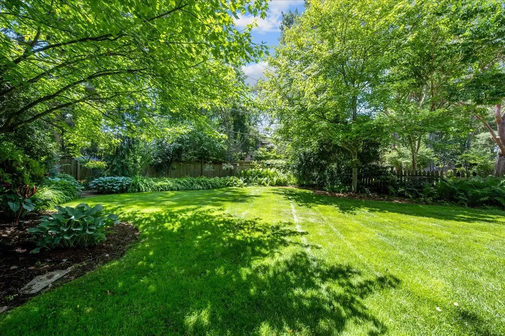 2211 Schiller Avenue Wilmette IL 60091