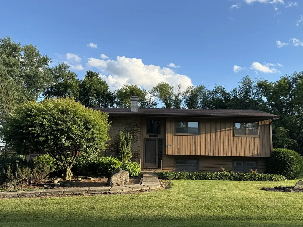 32W717 Hecker Drive Dundee IL 60118