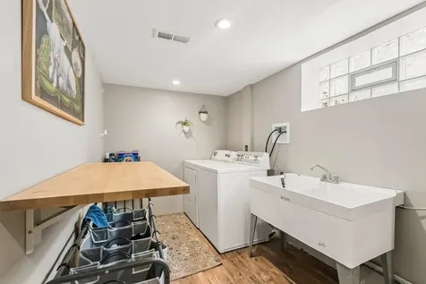 5742 South Rutherford Avenue Chicago IL 60638