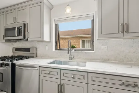 5742 South Rutherford Avenue Chicago IL 60638