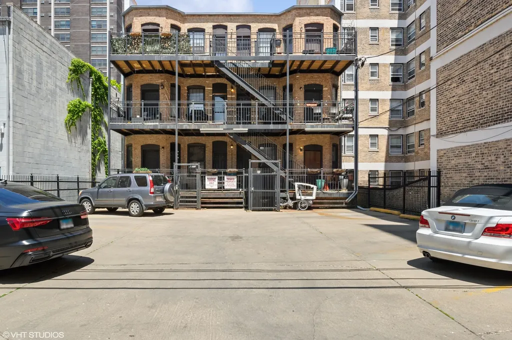 929 West Eastwood Avenue Chicago IL 60640
