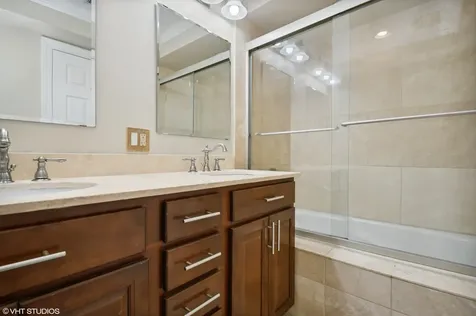929 West Eastwood Avenue Chicago IL 60640
