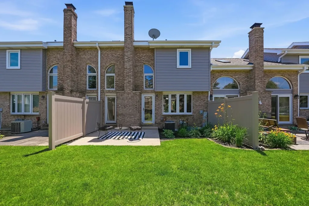 11304 Brook Crossing Court Orland Park IL 60467