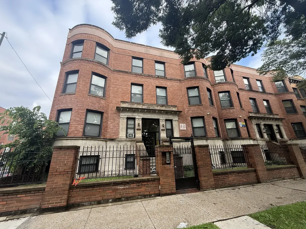 5858 South King Drive Chicago IL 60637