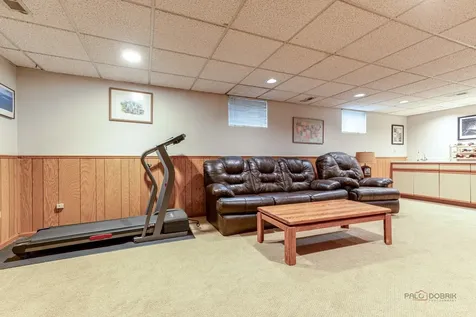 135 Newtown Drive Buffalo Grove IL 60089