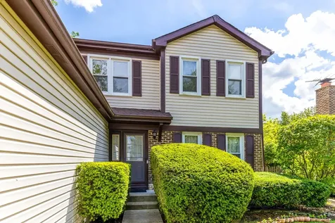 135 Newtown Drive Buffalo Grove IL 60089