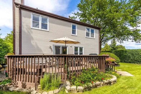 135 Newtown Drive Buffalo Grove IL 60089