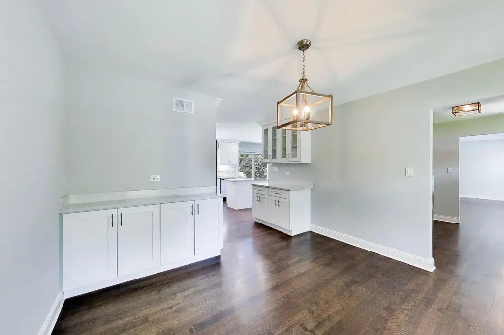 5502 Groveside Lane Rolling Meadows IL 60008