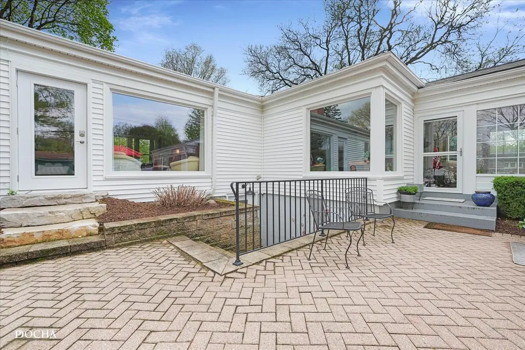 1421 Garfield Avenue Aurora IL 60506