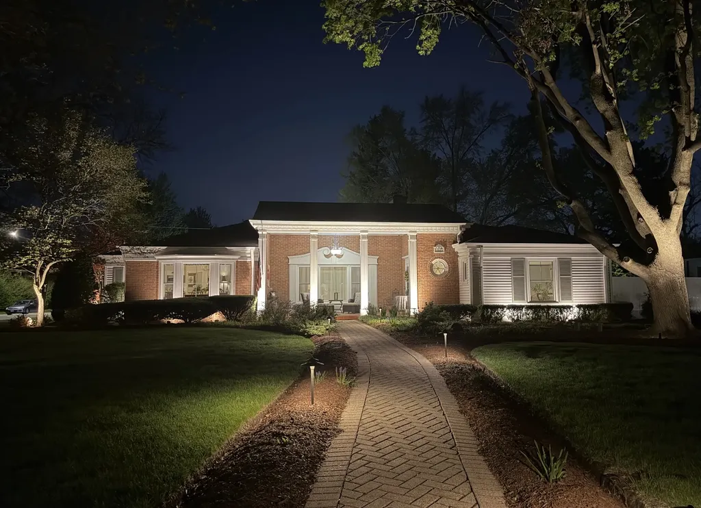 1421 Garfield Avenue Aurora IL 60506