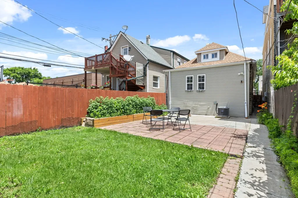 1940 North Kenneth Avenue Chicago IL 60639