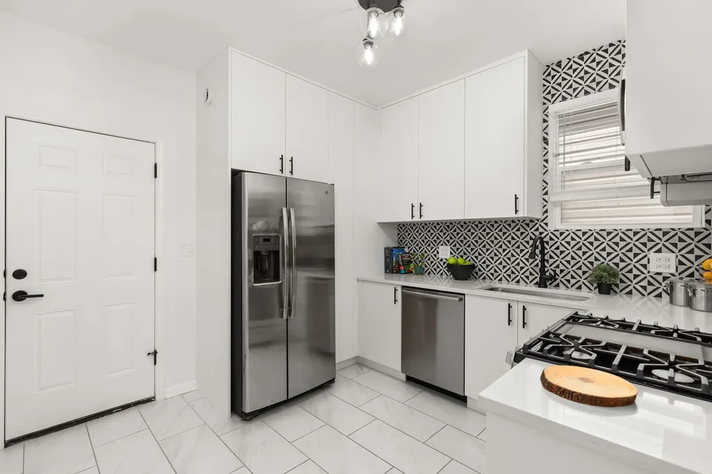 1940 North Kenneth Avenue Chicago IL 60639
