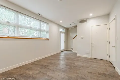 7209 North Oakley Avenue Chicago IL 60645