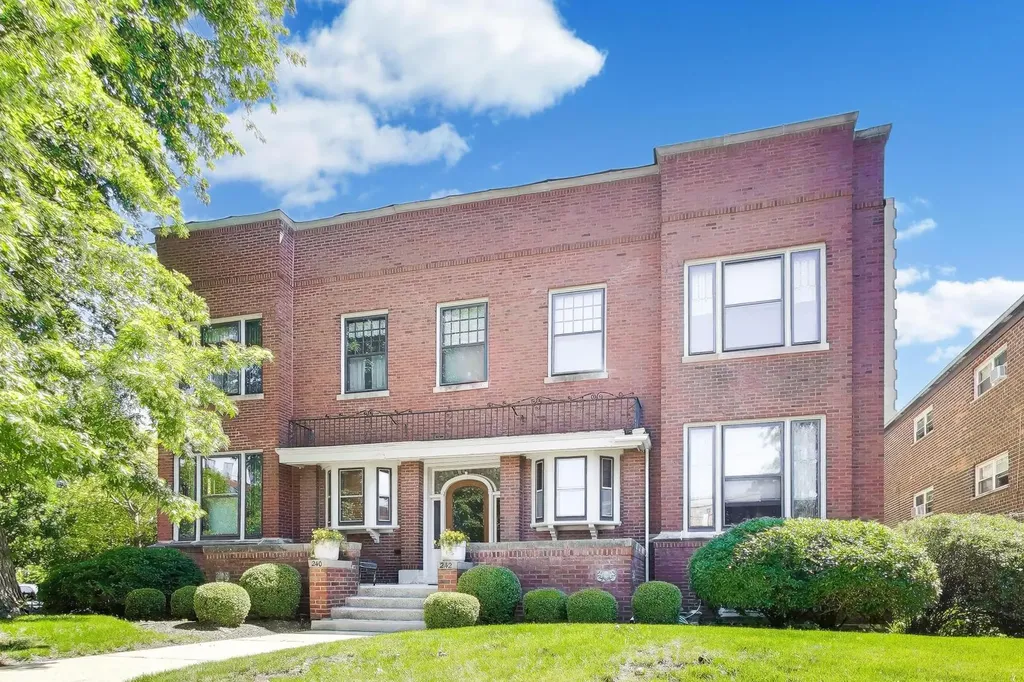 240 South Marion Street Oak Park IL 60302