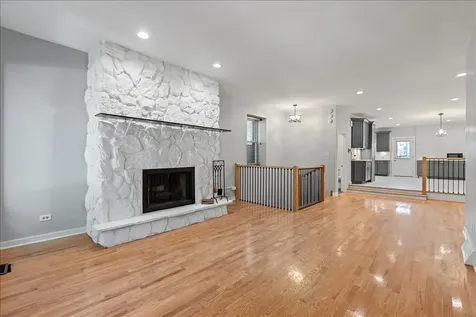 1147 West Taylor Street Chicago IL 60607