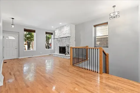 1147 West Taylor Street Chicago IL 60607