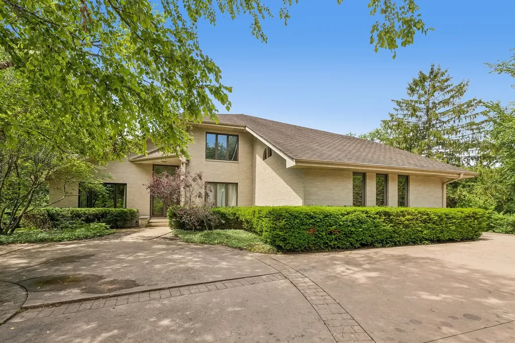 1191 Hunters Lane Libertyville IL 60048