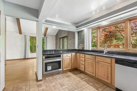1191 Hunters Lane Libertyville IL 60048