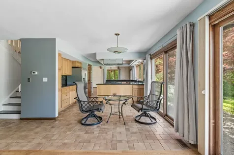 1191 Hunters Lane Libertyville IL 60048