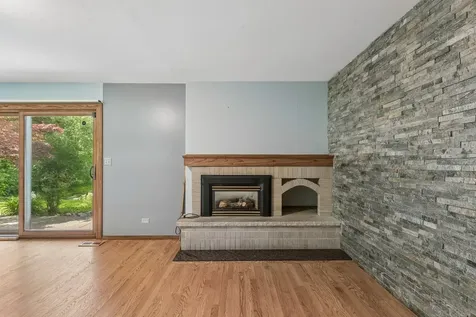 1191 Hunters Lane Libertyville IL 60048