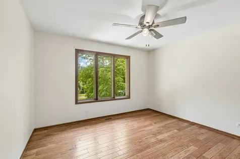 1191 Hunters Lane Libertyville IL 60048