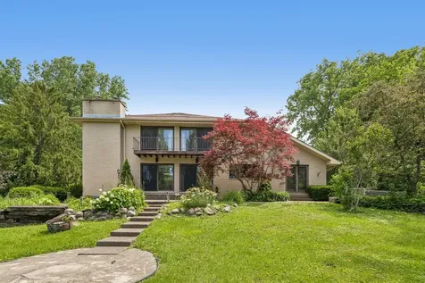 1191 Hunters Lane Libertyville IL 60048