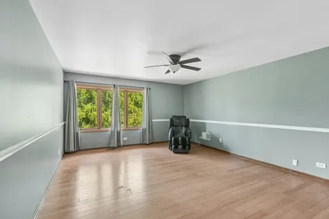 1191 Hunters Lane Libertyville IL 60048