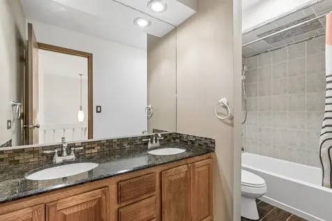 1191 Hunters Lane Libertyville IL 60048