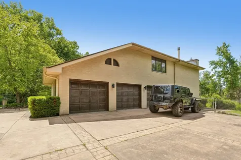 1191 Hunters Lane Libertyville IL 60048