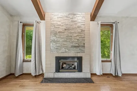 1191 Hunters Lane Libertyville IL 60048