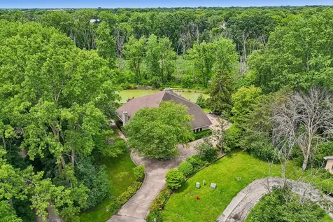 1191 Hunters Lane Libertyville IL 60048