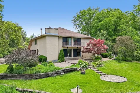 1191 Hunters Lane Libertyville IL 60048
