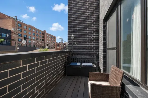 4937 North Winthrop Avenue Chicago IL 60640