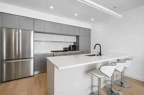 4937 North Winthrop Avenue Chicago IL 60640
