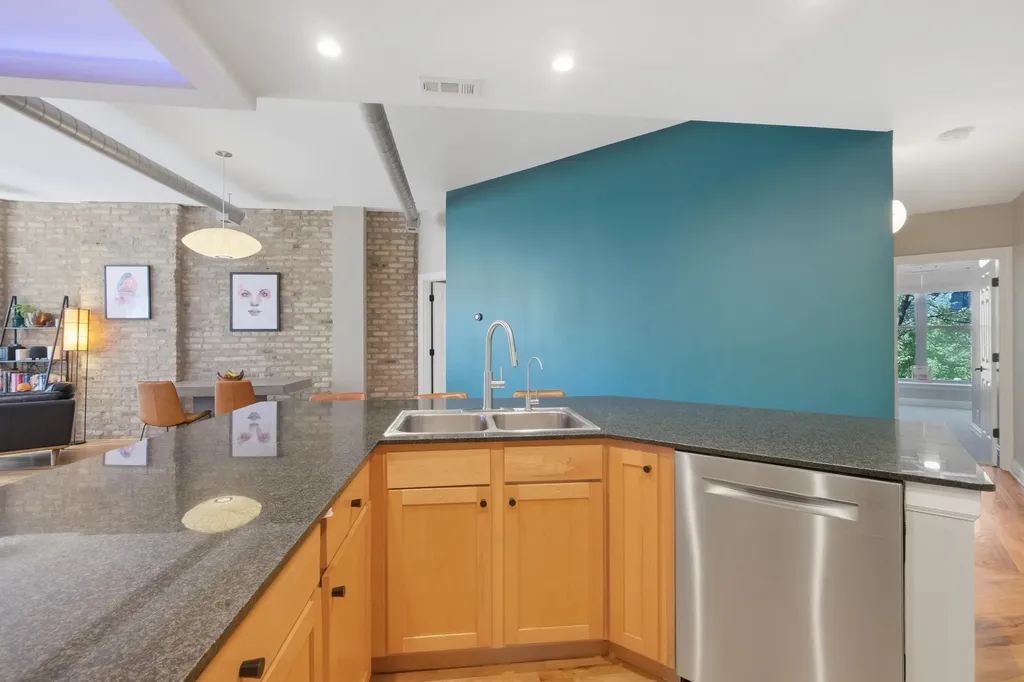 1245 West George Street Chicago IL 60657